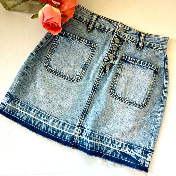 SO Mini Button Front Denim Short Jean Skirt Size 7 - Picture 6 of 7